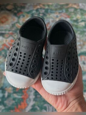 Native Jefferson Shoes Jiffy Black Slip On Water Play Toddler Kids C4